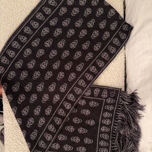 Alexander McQueen Charcoal Skull WOOL Motif Scarf